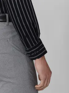 Van Heusen Men Black Slim Fit Striped Casual Shirt