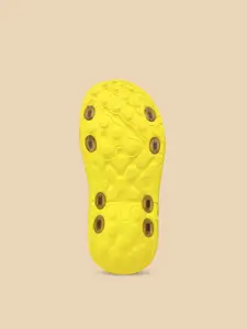 Kids Ville Boys Blue & Yellow Minions Printed Comfort Velcro Sandals