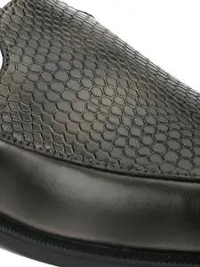 San Frissco Men Gold-Toned Shoe-Style Sandals