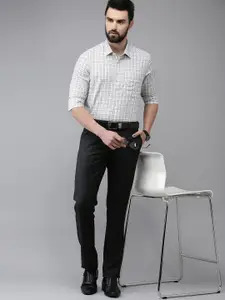 Arrow Men White & Grey Manhattan Slim Fit Tartan Checked Pure Cotton Formal Shirt