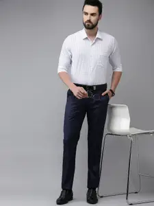 Arrow Men White & Blue Manhattan Slim Fit Checked Pure Cotton Formal Shirt