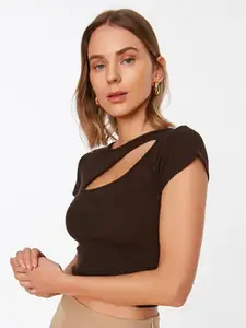 Trendyol Brown Cut Out Crop Top