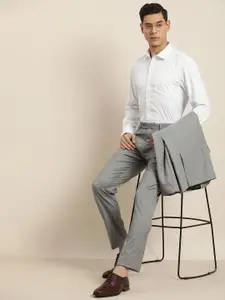 INVICTUS Men White & Black Polka Dot Printed Slim Fit Formal Shirt