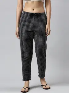 Enamor Women Black & White Checked Night suit