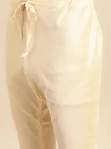 KISAH Men Green Yoke Design Zardozi Kurti with Pyjama