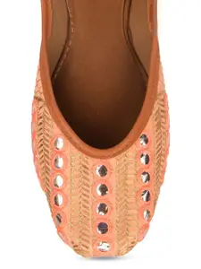 DESI COLOUR Women Peach Mojaris