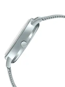 CASIO Men Black Dial & Silver Toned Stainless Steel Bracelet Style Straps Analogue Watch A2064