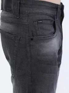HIGHLANDER Men Black Tapered Fit Light Fade Stretchable Jeans