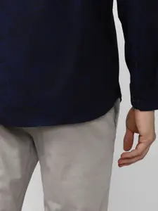 V Dot Men Slim Fit Printed Casual Shirt