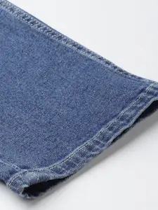 The Roadster Lifestyle Co Men Blue Slim Fit Mid-Rise Clean Look Stretchable Jeans