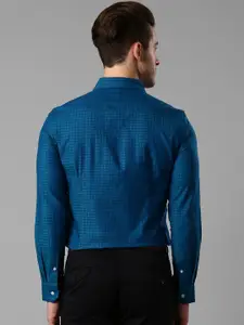 INVICTUS Blue & Green Two-Toned Slim Fit Sustainable Formal Shirt