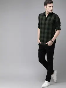 The Roadster Lifestyle Co Men Olive Green & Black Regular Fit Checked Casual Shirt