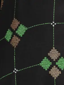 Vbuyz Women Black & Green Embroidered Straight Kurta