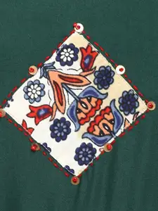 Vbuyz Women Green & Off-White Printed Straight Kurta