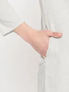 Vastraa Fusion Men Grey & White Solid Kurta with Pyjamas