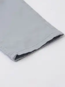 Roadster Men Blue Tapered Fit Solid Chinos