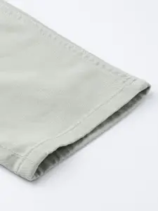 Roadster Men Grey Regular Fit Solid Chinos