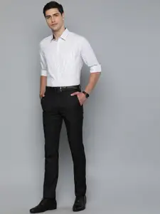 Louis Philippe Men White & Black Slim Fit Checked Formal Shirt