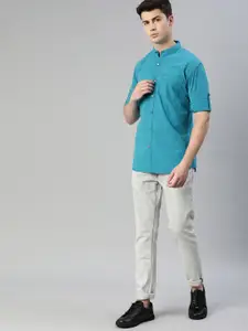 Urbano Fashion Men Turquoise Blue Slim Fit Solid Casual Shirt