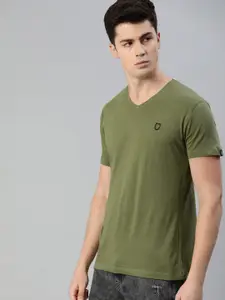 Urbano Fashion Men Olive Green Slim Fit Solid V-Neck Pure Cotton T-shirt