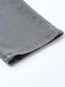 WROGN Men Grey Skinny Fit Mid-Rise Clean Look Jeans