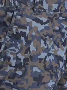 t-base Men Blue Camouflage Printed Regular Fit Cargo Shorts
