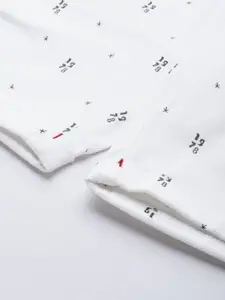 Roadster Men White & Black Printed Regular Fit Chino Shorts