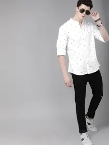 Roadster Men White & Black Regular Fit Conversational Printed Casual Shirt