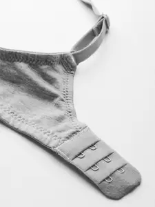 Mast & Harbour Grey Melange Solid Non-Wired Lightly Padded Everyday Bra MNH-BRA-DRMS-087A