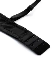 Mast & Harbour Black Solid Non-Wired Lightly Padded Everyday Bra MNH-BRA-DRMS-075A