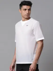 Reebok Men White Solid Night Run T-shirt with Printed Detail at Back