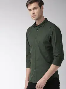 Highlander Men Green Solid Regular Fit Casual Shirt