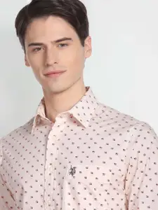 U.S. Polo Assn. Men Beige & Red Tailored Fit Conversational Printed Casual Shirt