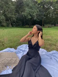 Berrylush Women Black Solid Maxi Dress