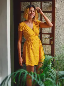 Berrylush Women Yellow Printed Fit and Flare Dress