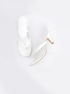 Vishudh Women White Solid Heels