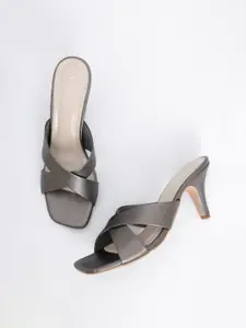 Vishudh Women Grey Solid Heels