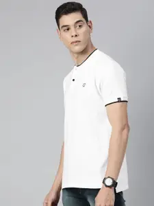 Urbano Fashion Men White Solid Pure Cotton Henley Neck Pure Cotton T-shirt
