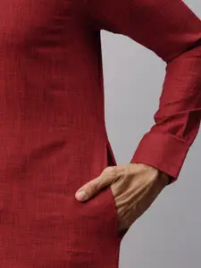 Manyavar Men Maroon Solid Straight Kurta