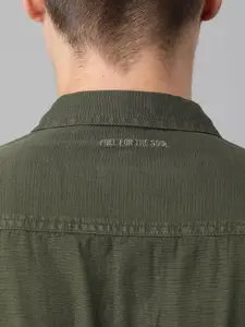 The Roadster Lifestyle Co Men Olive Green Pure Cotton Pockets Casual Shirt
