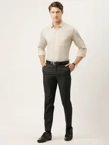 Peter England Men Cream-Coloured & Red Slim Fit Checked Formal Shirt