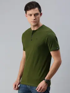 Urbano Fashion Men Olive Green Henley Neck Pure Cotton Slim Fit Pure Cotton T-shirt