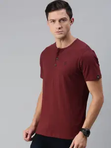 Urbano Fashion Men Maroon Henley Neck Pure Cotton Slim Fit Pure Cotton T-shirt