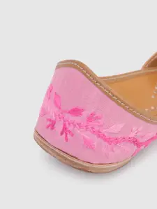 House of Pataudi Women Pink Leather Embroidered Mojaris