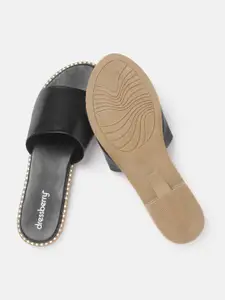 DressBerry Women Black Solid Open Toe Flats