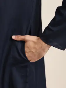 SOJANYA Men Navy Blue Thread Work Indigo Pure Cotton Straight Kurta