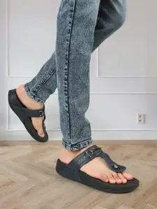 Carlton London Men Textured Horsebit Comfort Sandals