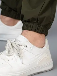 CHKOKKO Men Regular Fit Mid-Rise Sports Joggers