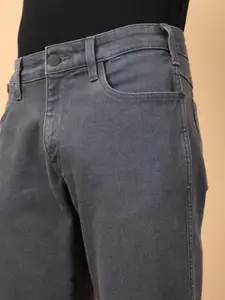 Wrangler Men Millard Straight Fit Mildly Distressed Light Fade Stretchable Jeans