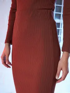 SASSAFRAS Self Design Pencil Midi Skirt